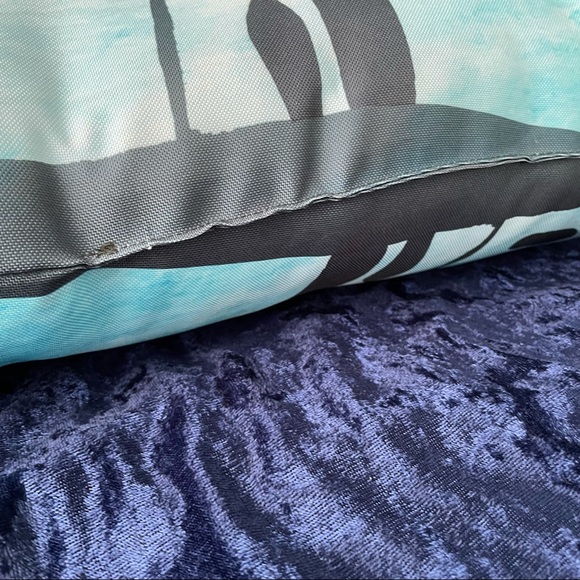 NWT Outdoor Pillow Summer Themed 🏝🏖 - Picture 8 of 11